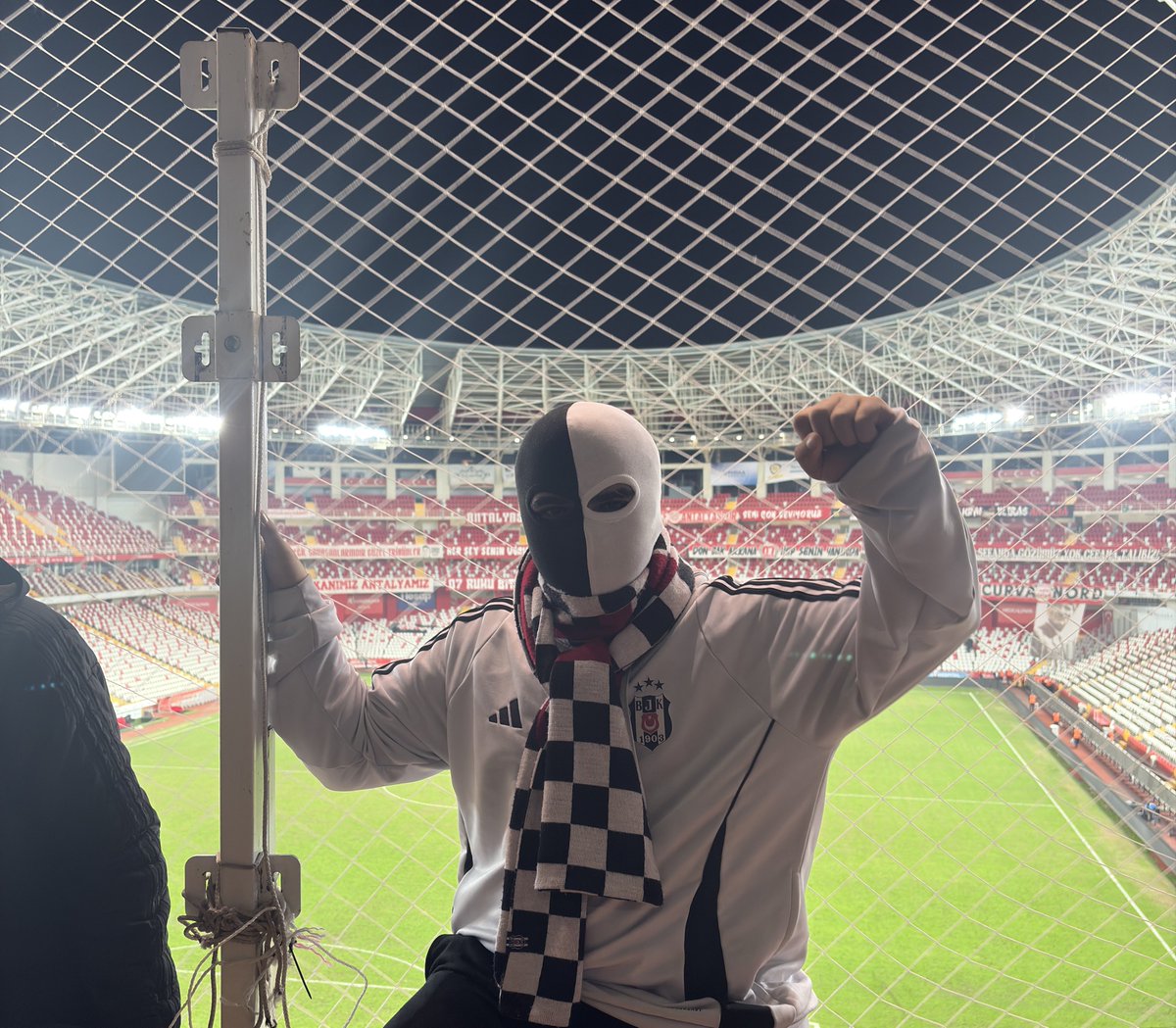 Eminn1982's tweet photo. Yaşasın Beşiktaş mücadelemiz. https://t.co/CgPysiPV7Q