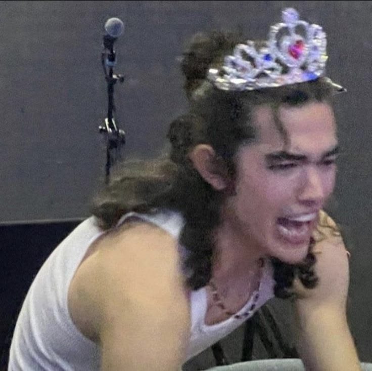 NauseousInTHTAR's tweet photo. Is this a safe place to say for the longest time i thought the first spoken backing vocal at the end of Romeo was "I mean you might as well just dump me " and not " you might be fooling some people" https://t.co/FMe6NFH7Cw