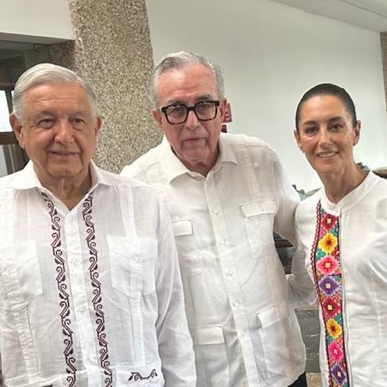 OSWALDORIOSM's tweet photo. ¡Quién diría que el amor que le tienen @lopezobrador_ y @Claudiashein al #narcogobernador @rochamoya_, "solo" nos costaría perder el #TEMEC! https://t.co/ivWluRmg7R