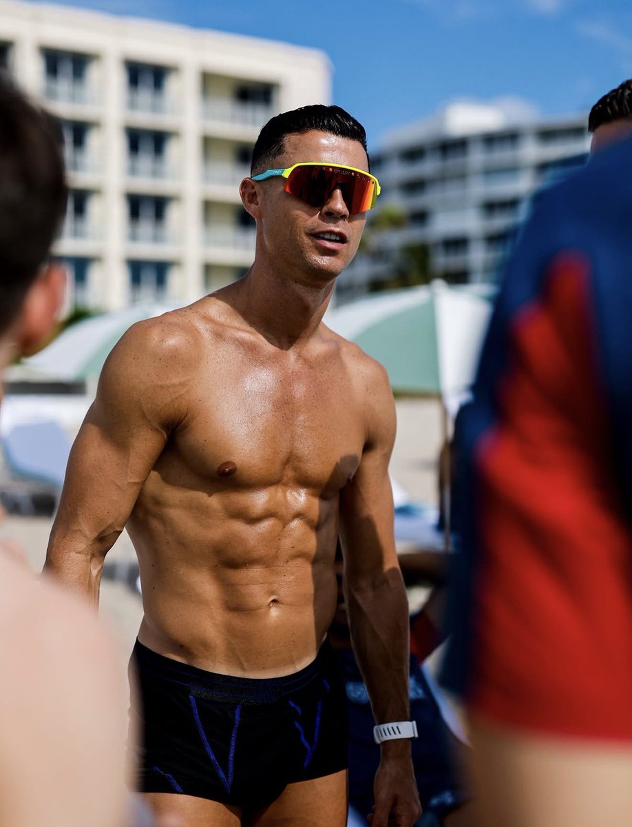 speedlne's tweet photo. Cristiano Ronaldo seems to be growing backwards 

He looks much younger than the previous World Cup in 2022. https://t.co/gmd0ZDwhxy