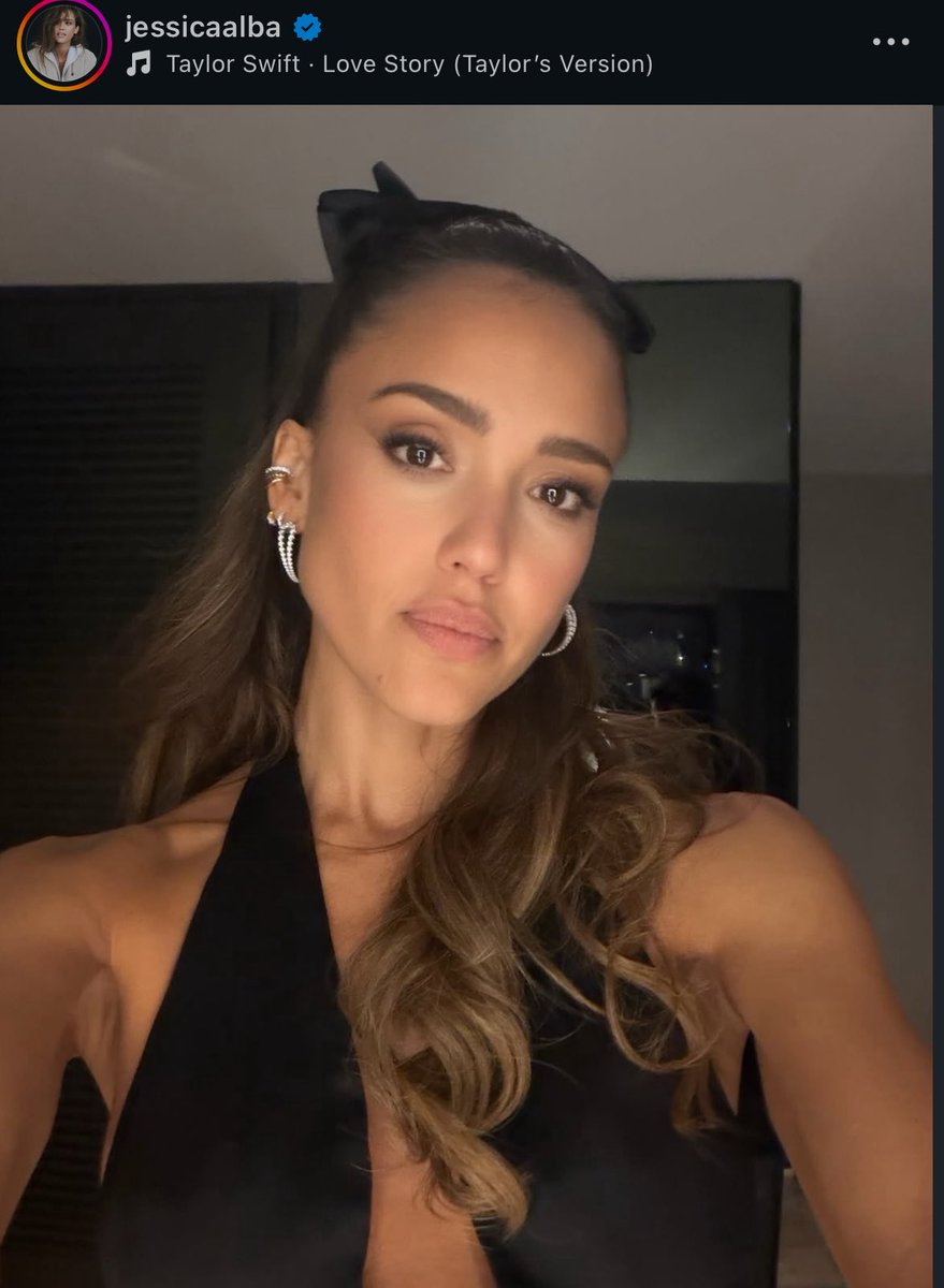 TSwiftNZ's tweet photo. 📲 | Jessica Alba attended Taylor and Travis’ wedding: 

“We love love 🥰💒🫶🏽Congrats to T&amp;T - such a beautiful night celebrating you” https://t.co/bJkTgSwza5