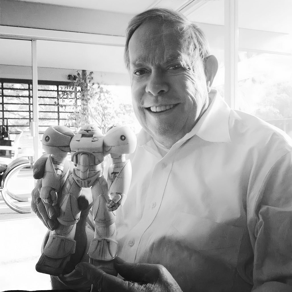 poliglotas_'s tweet photo. This photo of Syd holding a 1/100 SUMO is pure gold https://t.co/o1JmLxbK69