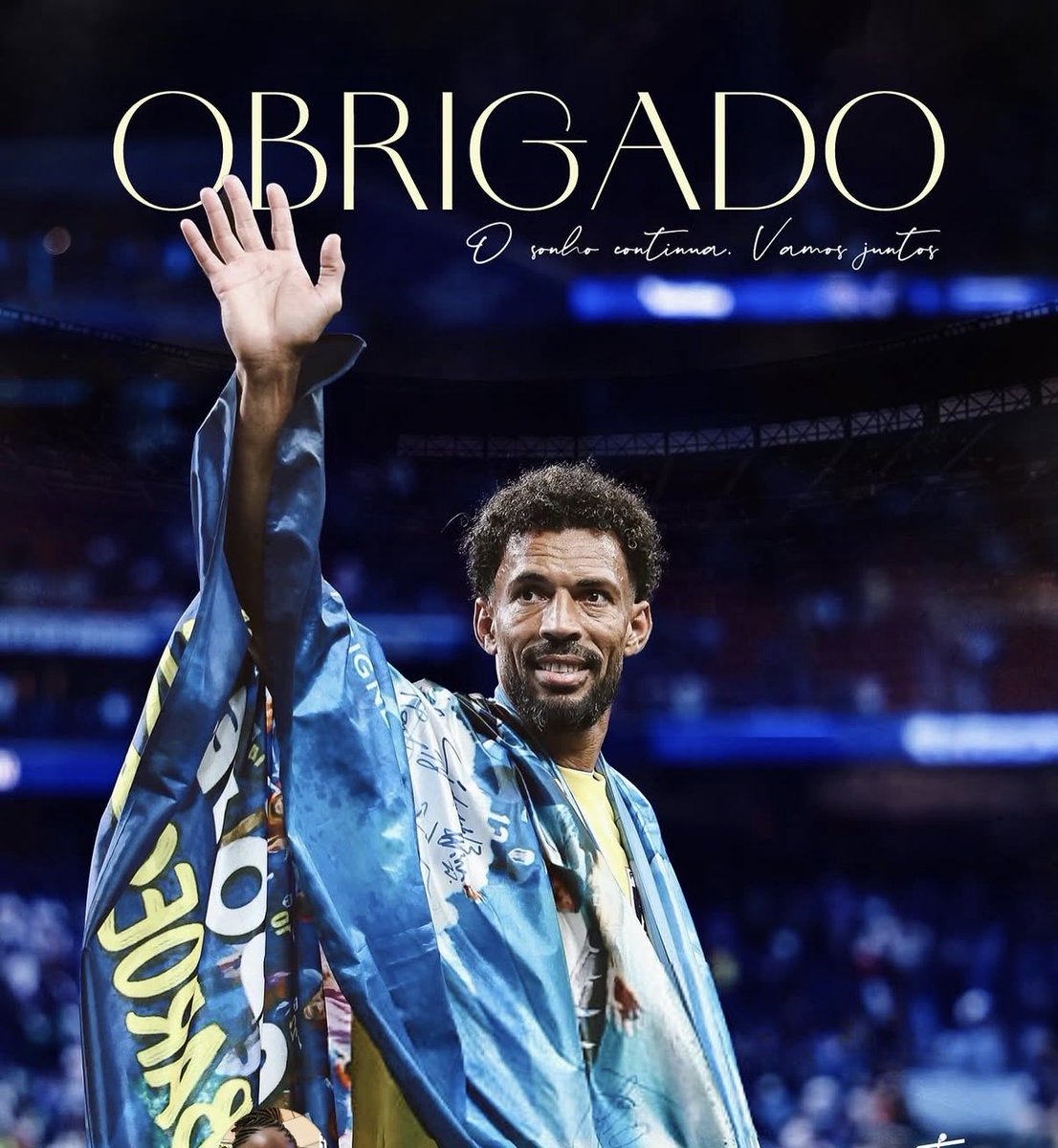 juliovschneider's tweet photo. De 40 mil para 24 milhões de seguidores:

A história de Vozinha emociona porque é de perseverança. Criado pelos avós em Cabo Verde, ele nunca desistiu do sonho de ser goleiro, mesmo longe dos grandes centros do futebol. Para sustentar a família e continuar jogando, trabalhou como motorista de ônibus, conciliando o emprego com os treinos e os jogos. Aos 40 anos, quando muitos já haviam encerrado a carreira, viveu o maior momento da vida ao liderar Cabo Verde na Copa do Mundo e conquistar o respeito do planeta. Um lembrete de que grandes sonhos não têm prazo de validade e que a persistência pode transformar uma vida comum em uma história extraordinária. Aqui o Instagram dele: 

https://t.co/nWgYd5MaEt