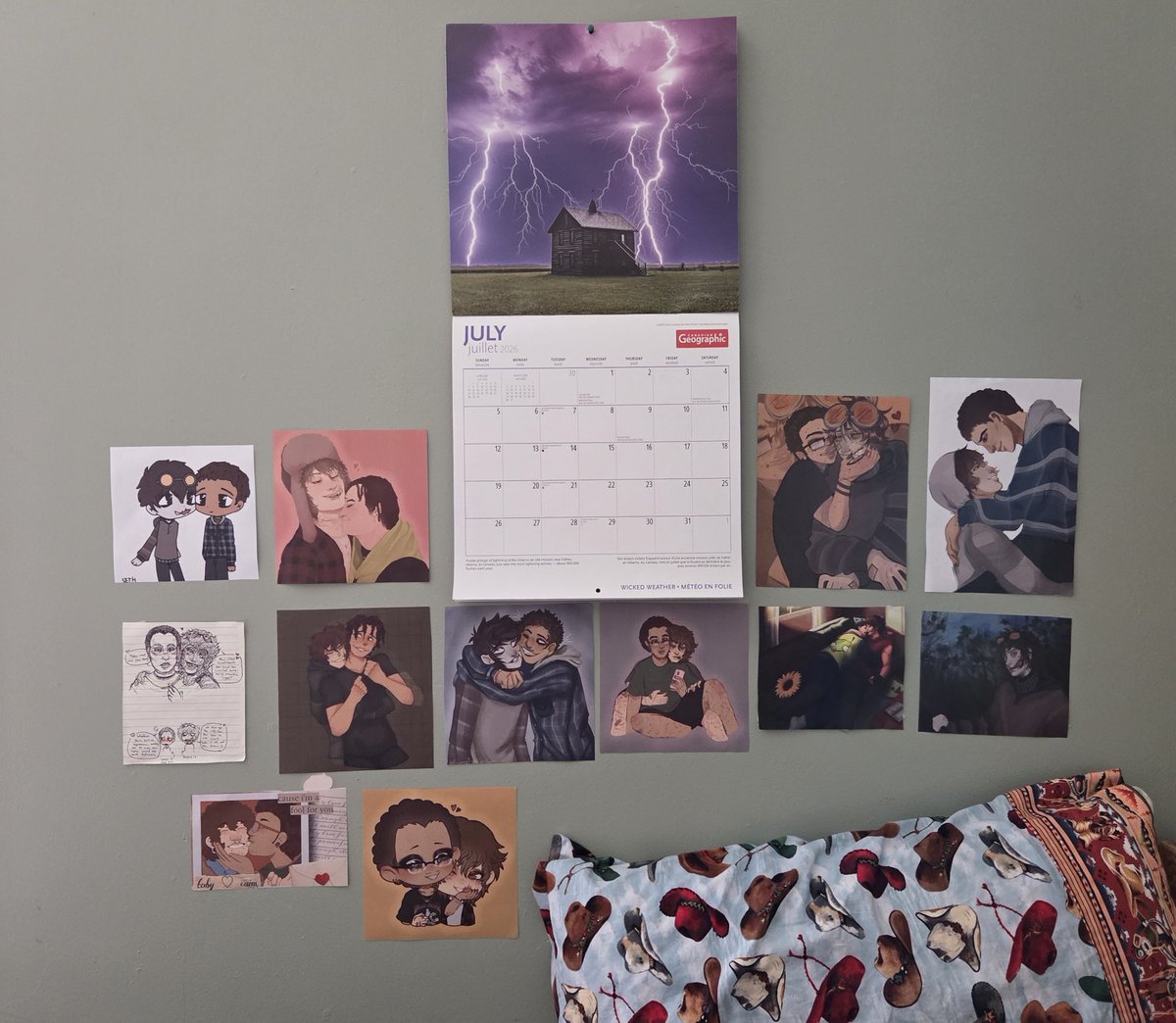 ttobyshusband's tweet photo. Updated my Snickerdoodle corner with all the beautiful comms/art I've gotten/drawn!! (+ Toby art my friend drew 🤭) Now, they're all right next to my my bed, so I can see them when I fall asleep 🥹🥹 #snickerdoodle #soulbond #yumeship #ticcitoby #tobyrogers https://t.co/RIZofA3Xao