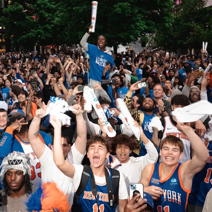 paintsaints's tweet photo. @krassenstein Oh look!
Black and White people celebrating together after Knicks win — in Trump’s America.

Your staged racism is pathetic. https://t.co/Wm10m5fa9m