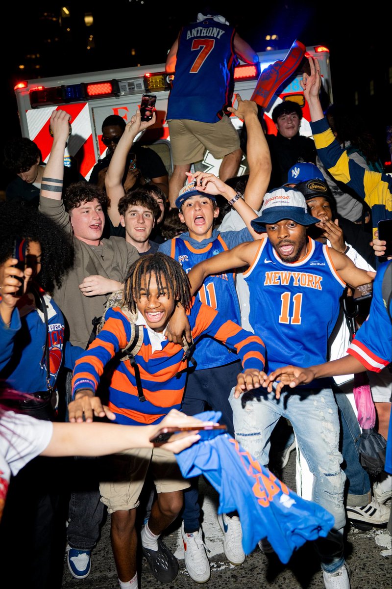 paintsaints's tweet photo. @krassenstein Oh look!
Black and White people celebrating together after Knicks win — in Trump’s America.

Your staged racism is pathetic. https://t.co/Wm10m5fa9m