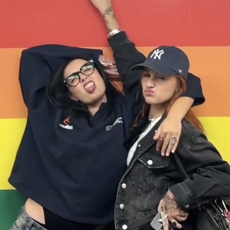 yoursreche's tweet photo. sapphic princesses https://t.co/nYgR5S8c74