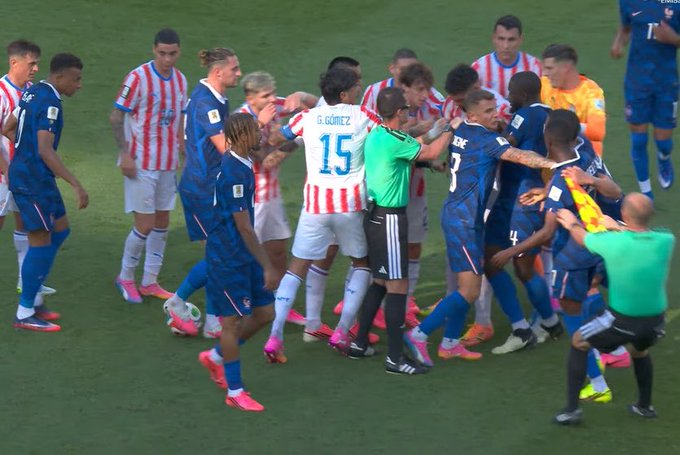 CentralDoBrega's tweet photo. Paraguai x França fazendo um verdadeiro duelo de LIBERTADORES x CHAMPIONS LEAGUE nesse primeiro tempo

e os EUROPEUS estão caindo na pilha

QUE ORGULHO DO MEU PARAGUAI. 🇵🇾 https://t.co/YUYdo0KtCh