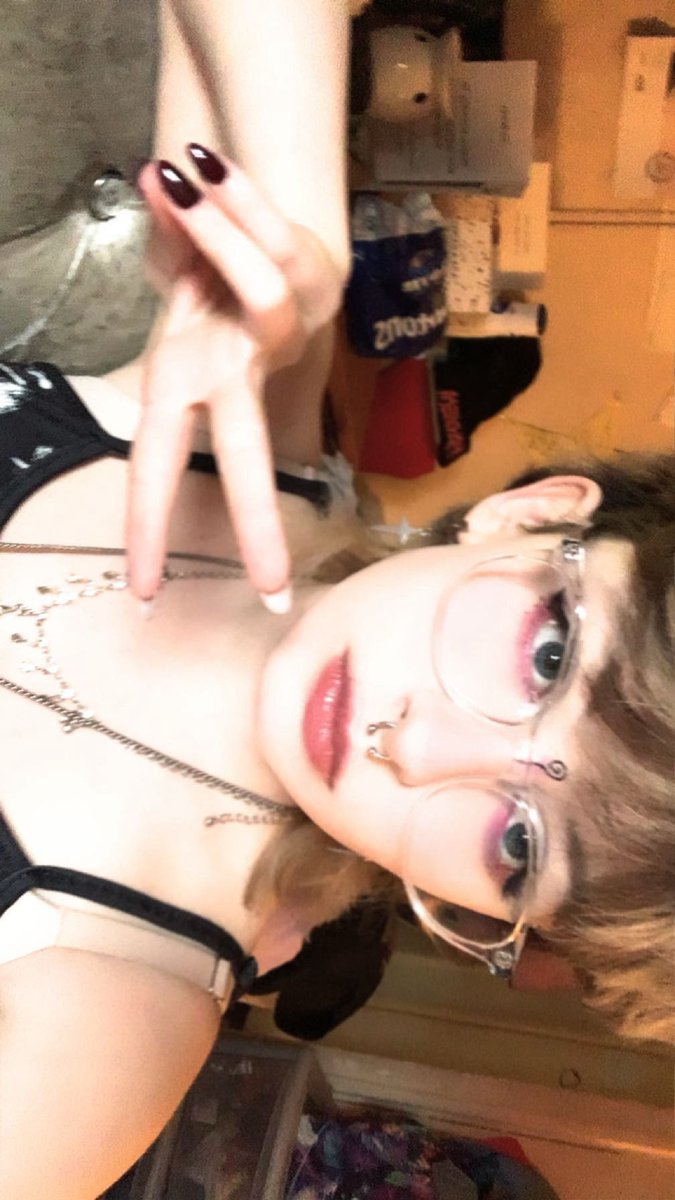 PACHICRUIZ's tweet photo. drunk hi! #owtwtsd https://t.co/7D4hV2U27M
