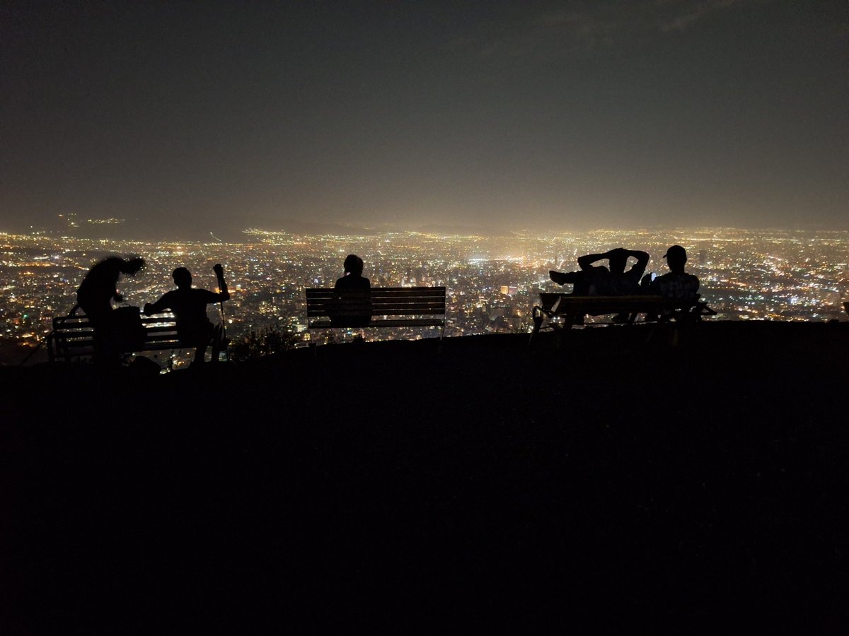 Sadderah's tweet photo. Quiet urban night 🌙🌌🌃 https://t.co/GwP8H17695