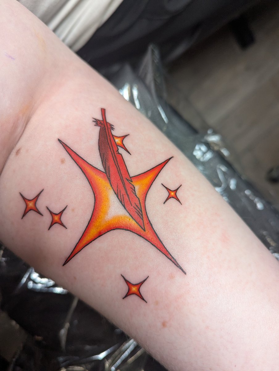 Regolith_VT's tweet photo. Partners new tattoo, Hawks and Bakugo; Optimism &amp; Victory
GORGEOUS 

Tattoo done by Erica at Bridge City Body Art in Pittsburgh! https://t.co/kApkAOkuQf