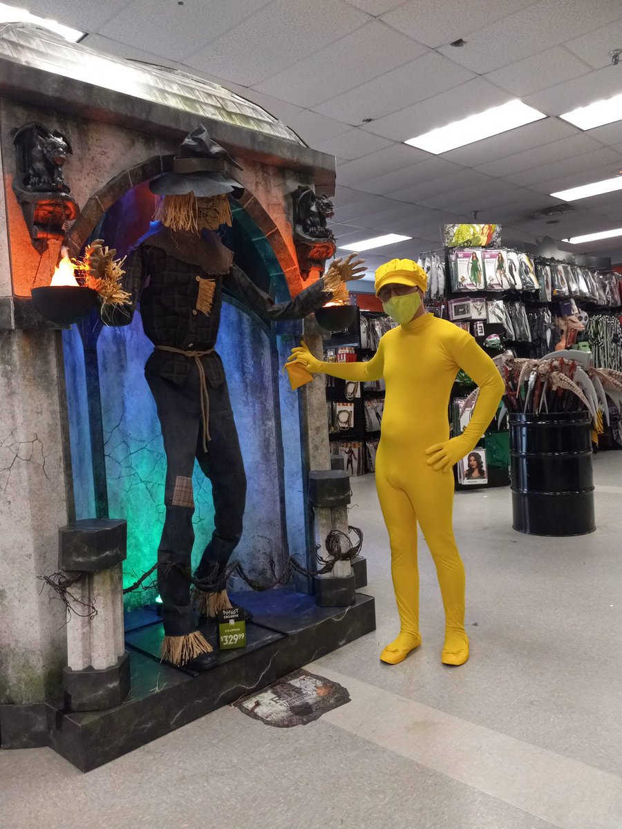 JohnMedero's tweet photo. Ever wondered where the magic of morphsuits began? 🕴️ From anonymous fun to full-body adventures, these stretchy suits have a cool history. As someone who loves dressing up and sharing the joy, here's a quick dive! #Morphsuit #DressUpAndHaveFun https://t.co/aEpO626oqH