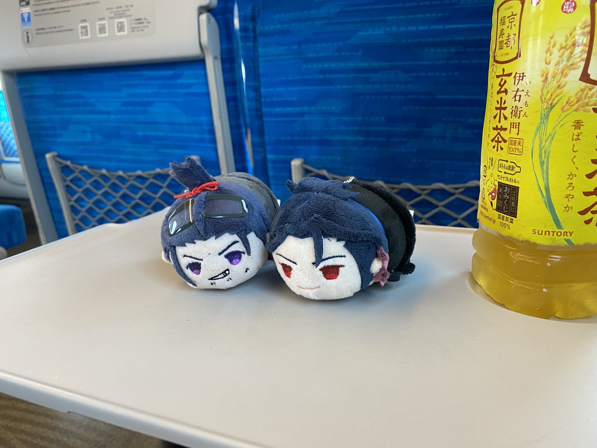 _enra's tweet photo. 無事に予定の新幹線乗れて一安心
博多までこれで安泰

今回は漸く号ちゃん福ちゃん揃ってお出掛け出来るので凄く嬉しい☺️
天気が悪そうで若干の不安はありますが、今回の福岡旅行ものんびり楽しんで来れるといいなぁ〜 https://t.co/VQFPZMnjRz