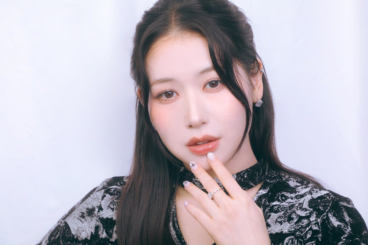 おはようございます☀︎ 元祖様子のおかしい美人はだと思う #笠原桃奈