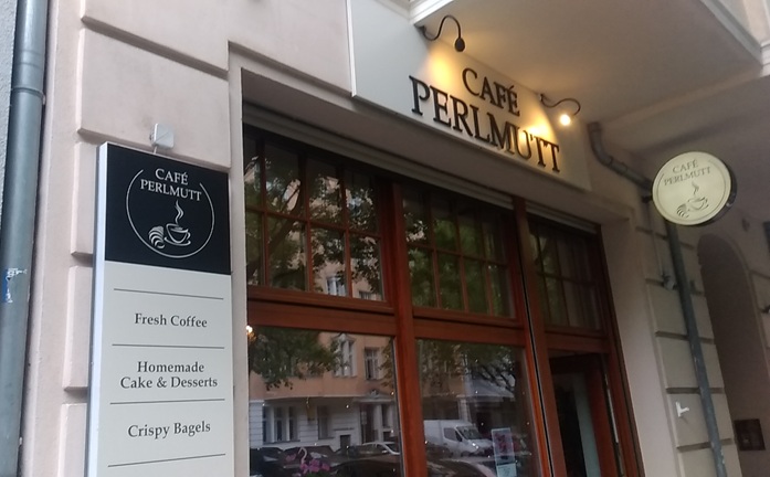 Magidornwill's tweet photo. Visit to Adenauerplatz (Konrad Adenauer, first federal chancellor of Germany) and Café Perlmutt. https://t.co/LsnkgIeC2J