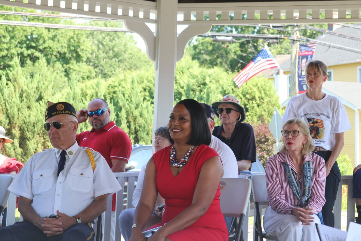 RepJahanaHayes's tweet photo. Happy Birthday America
in #CT05 Christmas Town 🇺🇸🎄
Leading up to the semiquincentennial, the town of Bethlehem has worked tirelessly to honor our nation’s rich history and the small but consequential part they have played since the founding in 1787. Their efforts remind us of the legacy we’ve inherited and the spirit that guides us into the next generation.