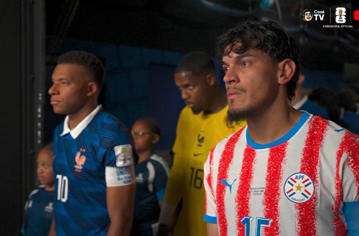 SantiRavidlasPy's tweet photo. Uno que nunca ganó Champions, contra un capitán BICAMPEÓN de América. https://t.co/dURtPVe7p8