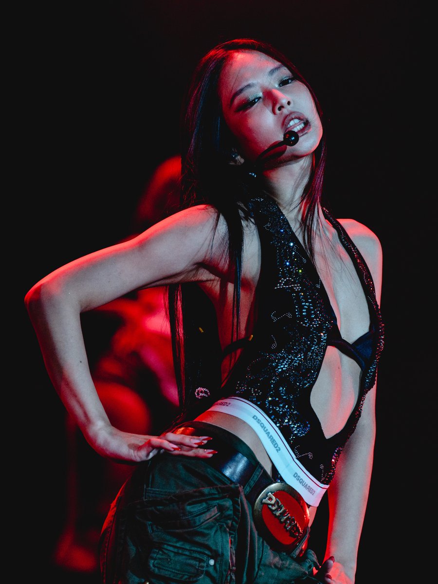 TheePopCore's tweet photo. JENNIE looks extra fine and absolutely gorgeous tonight at the 2026 Open’er Festival. https://t.co/AujUUG88lF