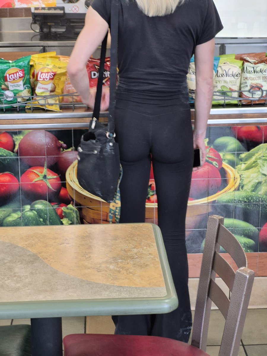 tofu6953's tweet photo. #candid #candids #creepshot #nolimit #slut #teenager https://t.co/H0U0yaWZUg