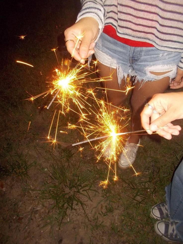 JEANM29T's tweet photo. fireworks tonight :) https://t.co/FYiNvtJha5