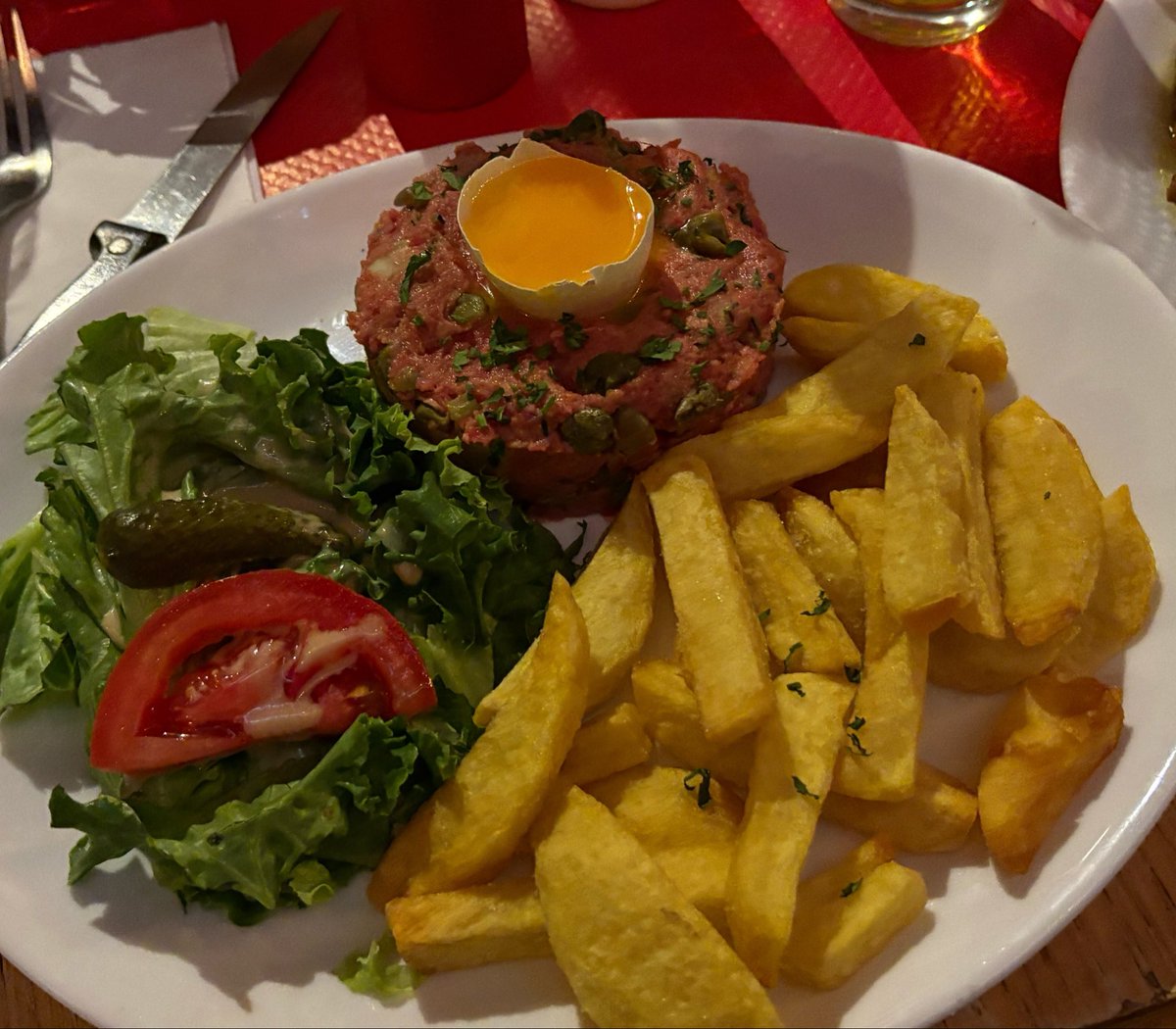 yg7852's tweet photo. フランス初食事なう https://t.co/dnxwNQ1dey