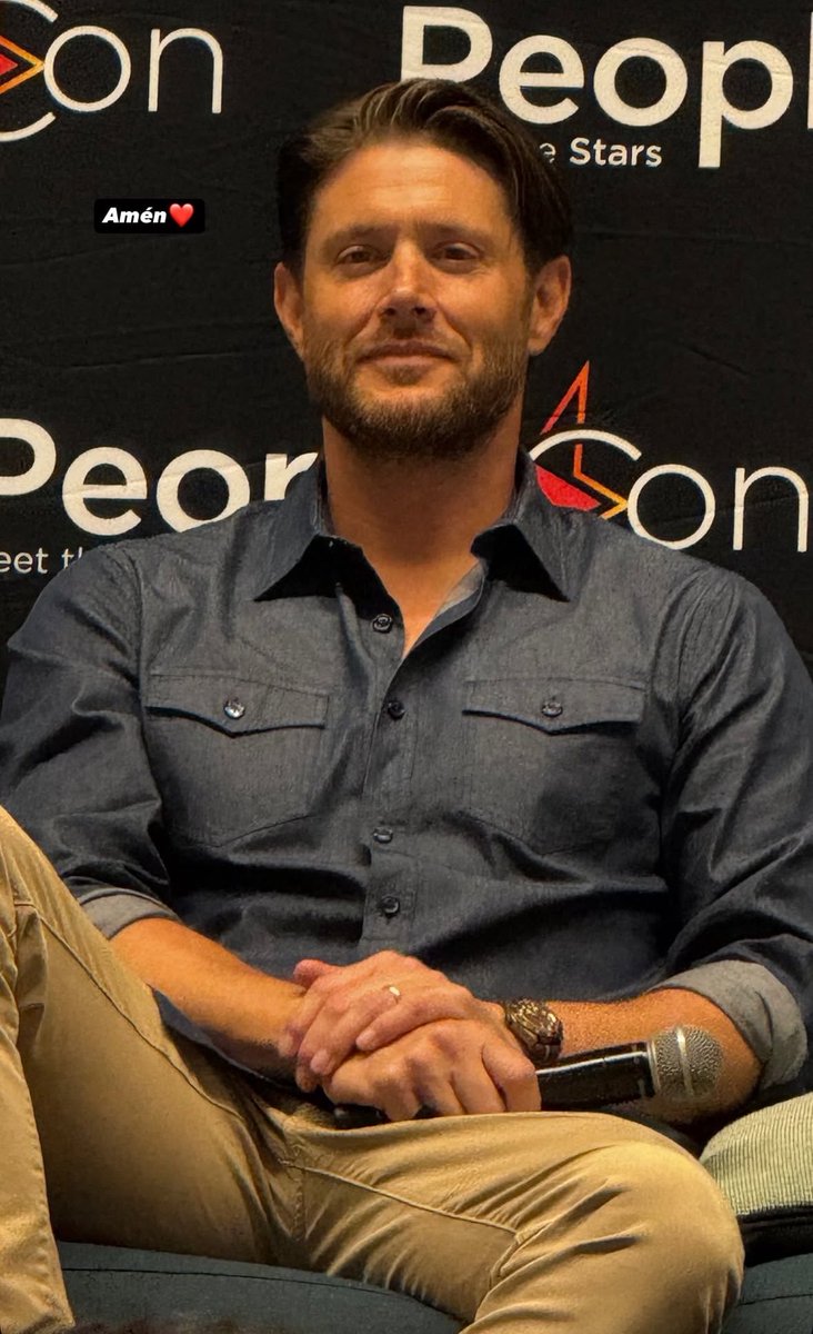 portaljacklesbr's tweet photo. PASSO MAL! Jensen Ackles no painel da #dlc7.

📸: becck_7 | IG https://t.co/BWEgpLiwn1