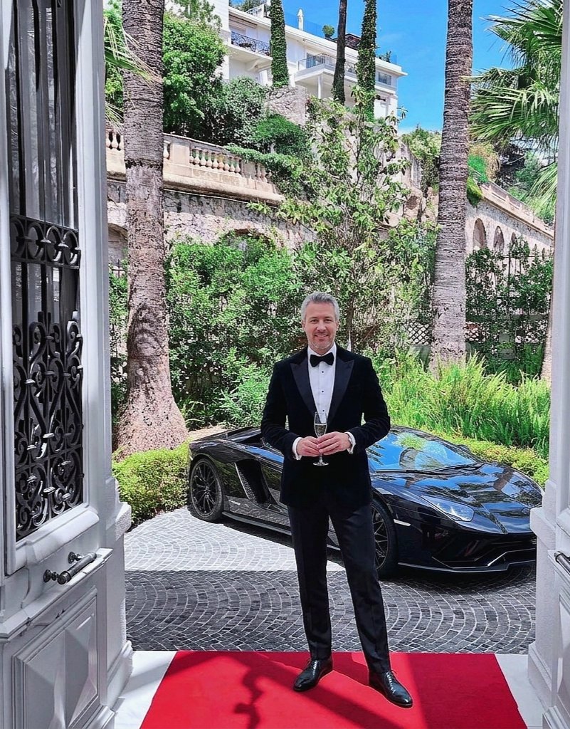 Consultantcjc's tweet photo. Dear investors,
Just got back from a meaningful event on this Independence Day so let's get back to business, US markets are closed 🇺🇸
I am going to secure &amp; evaluate portfolio risks ahead of next week, and enjoy the holiday.
Your financial freedom requires consistent patience. https://t.co/vWCq0vnwuU