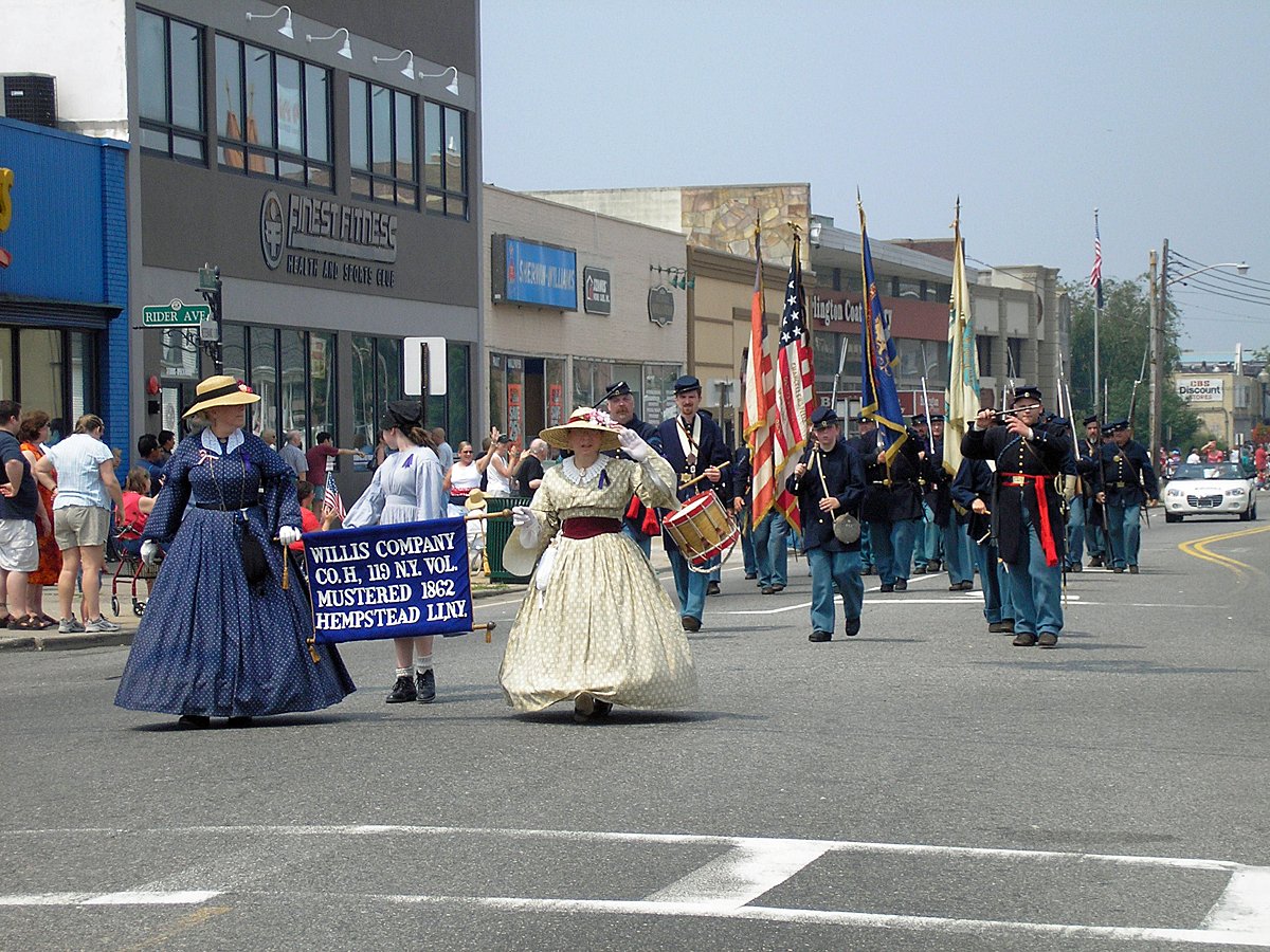 liny67th's tweet photo. COUNTERMARCH!!! (20 Years Ago) 4 July 2006: Patchogue 4th of July Parade

From our website, "We joined the 119th NY once more for the Patchogue 4th of July. This time, the heat was especially brutal yet we carried on with no casualties."

https://t.co/Rg5Vh9Nmiy https://t.co/i5ZDVzftNZ