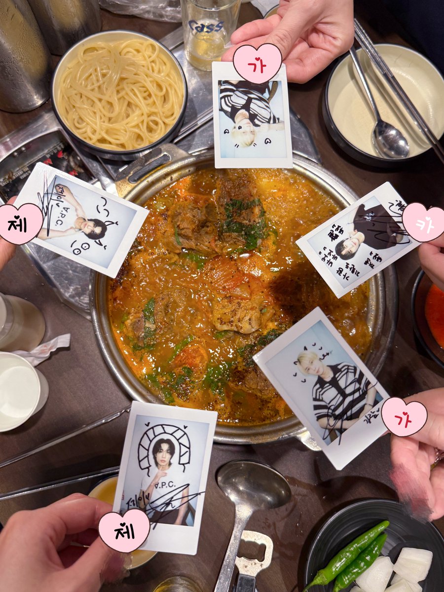 smjydn's tweet photo. 맛있는 것도 많이 먹고 이런저런 이야기도 많이 나눠서 정말 즐거웠어요 ჱ̒⸝⸝> ·̫ <⸝⸝ᐡ➿⭐️︎⸝⋆ https://t.co/aEZajZgcwj