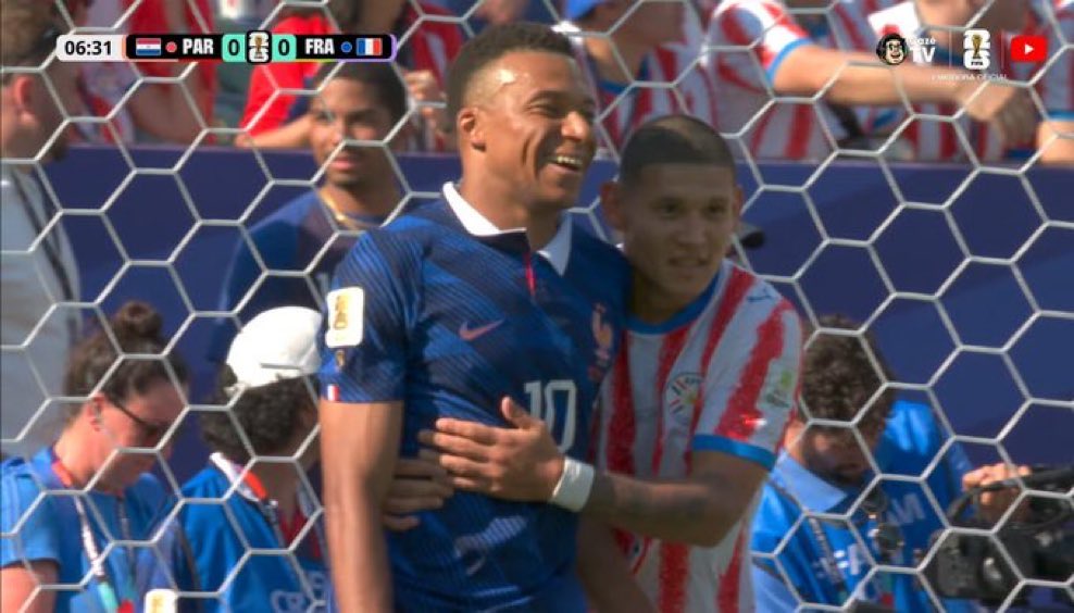 cesargale_'s tweet photo. Lo más cerca que estuvo Mbappe de la Champions https://t.co/04ziZilGo5