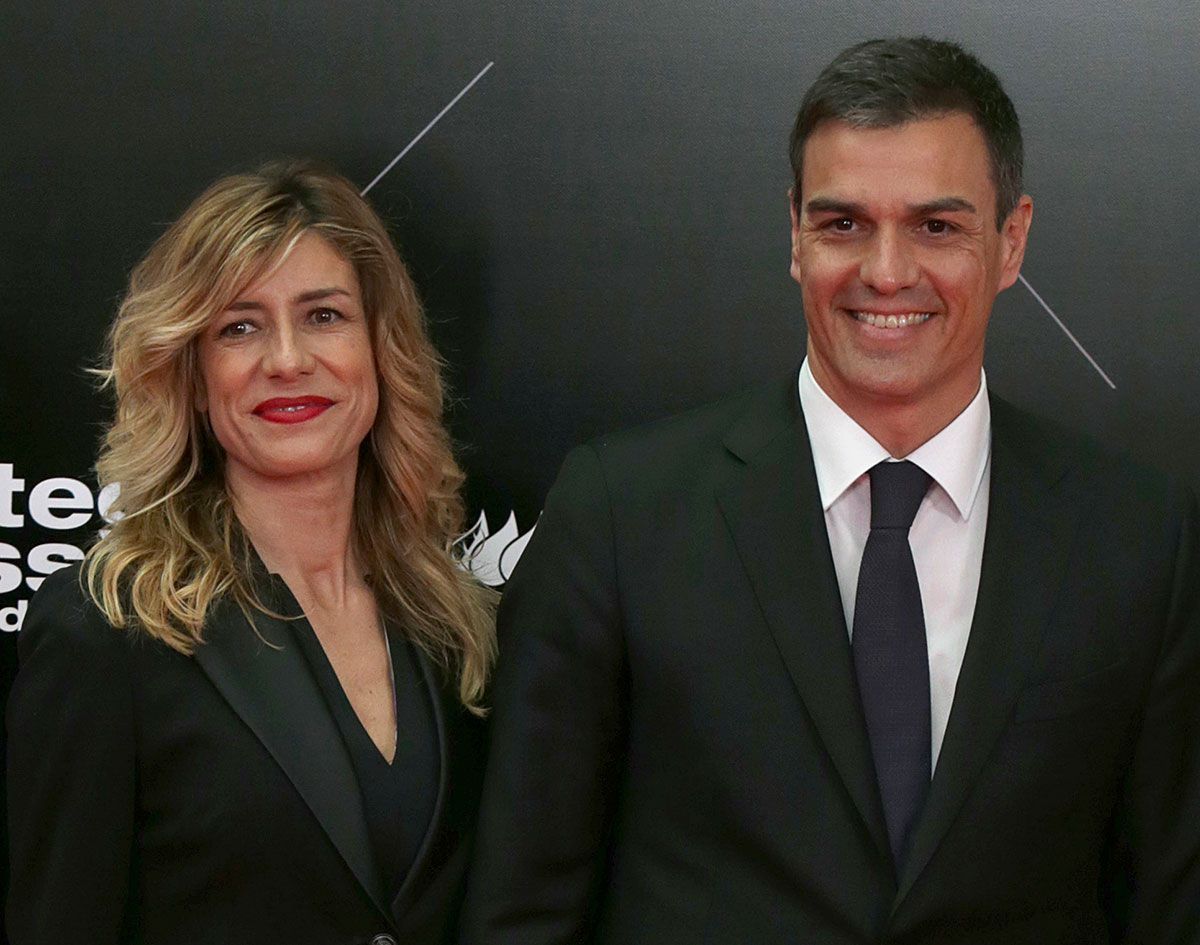 GAU_DEUM's tweet photo. Esta pareja de depravados políticos, han hecho un daño irreparable a España, serán parte de la historia negra de este país.
Todavía hay babosos que les defienden. La justicia será quien los ponga en su sitio. Los Ceaușescu españoles.

#MalditosBastardos https://t.co/aF19XlTI69
