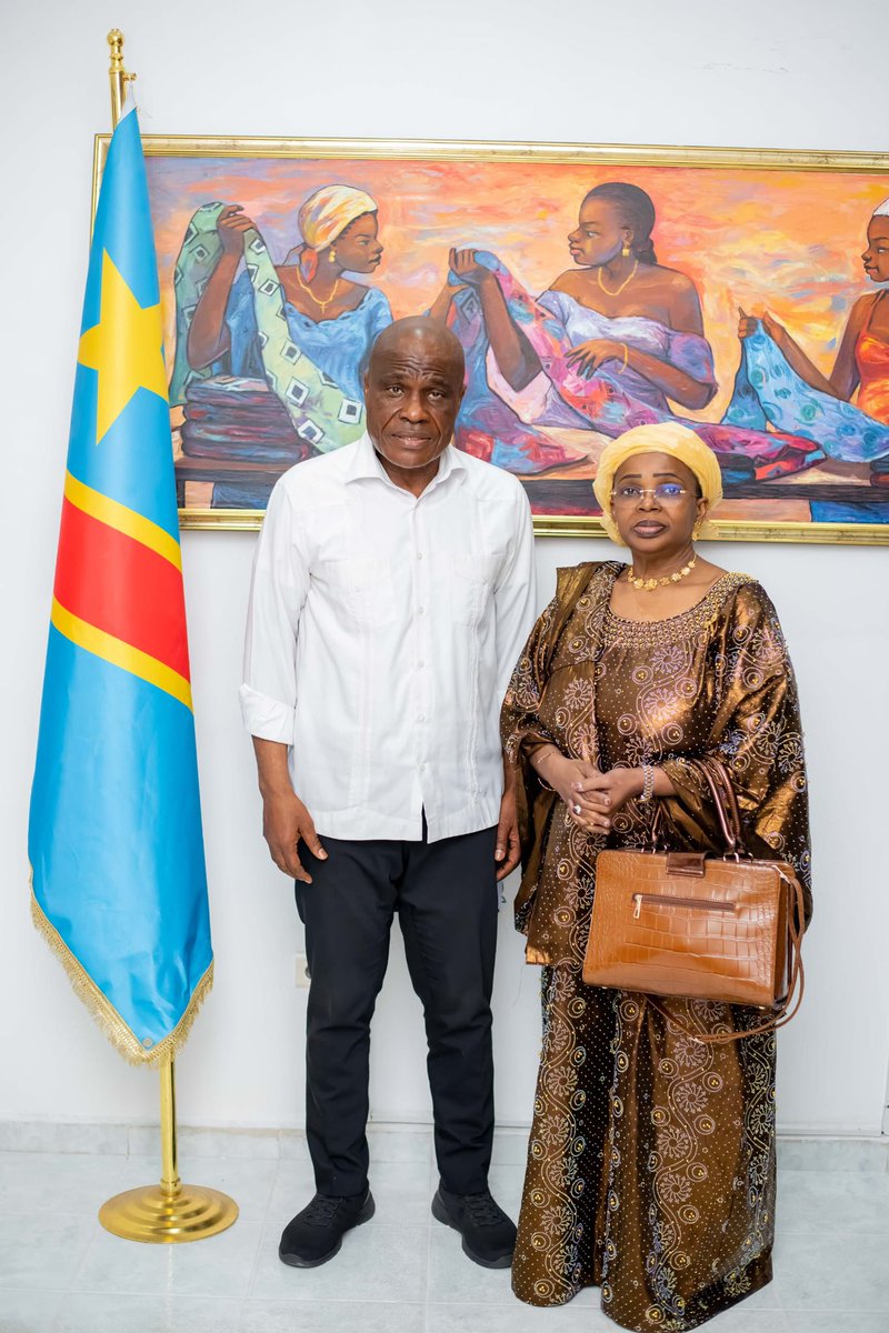 central_sage's tweet photo. 🤝 #RDC #Démocratie #Diaspora 
Kinshasa | 03.07.2026 

Processus démocratique en #RDC 

Madame la Docteure Zalikatou Diallo @Drzalikatou , Cheffe de mission de l'Organisation Internationale de la Diaspora Africaine en Europe, ancienne Ministre et ancienne Première Vice-Présidente de l'Assemblée nationale de la République de Guinée, a conduit, ce vendredi 3 juillet 2026, une importante délégation de  l'organisation à une rencontre avec M. Martin FAYULU, Président du partipolitique ECIDE,  l'un des leaders de la coalition Article 64, à sa résidence de Faden, à Kinshasa.

Cette audience s'inscrit dans le cadre des consultations entreprises par la délégation auprès des principales personnalités politiques congolaises en vue de recueillir leurs analyses sur les enjeux politiques, institutionnels et sécuritaires auxquels est confrontée la République démocratique du Congo. 
Les échanges ont notamment porté sur les débats institutionnels en cours, y compris les discussions autour de l'éventualité d'un référendum, dans un esprit de dialogue, de responsabilité et de respect des principes démocratiques.

Au terme des échanges, Madame la Docteure Zalikatou Diallo a lancé un appel à l'ensemble de la classe politique congolaise :

« J'exhorte les acteurs politiques à privilégier la voie de la paix, de la non-violence et du dialogue. La consolidation de la démocratie exige de placer l'intérêt supérieur du Congo au-dessus de toute autre considération. »

Cette rencontre témoigne de l'engagement de l'Organisation Internationale de la Diaspora Africaine en Europe à accompagner les initiatives favorisant la stabilité, la cohésion nationale et le renforcement du processus démocratique en République démocratique du Congo.