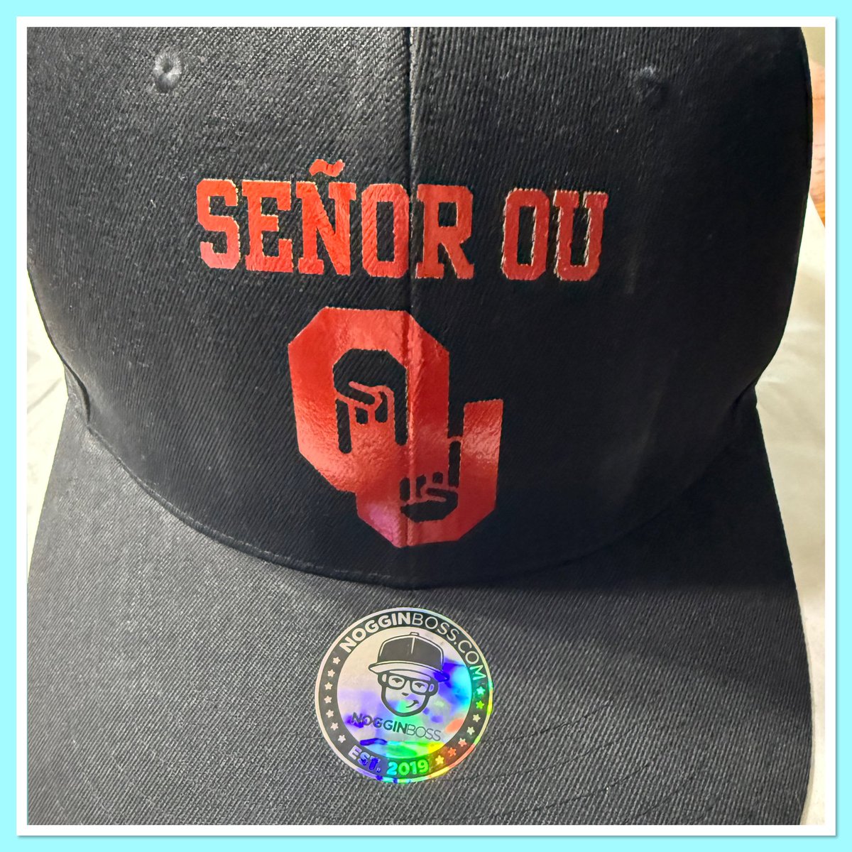 senoroukc's tweet photo. Custom KC gear game strong…🔥

Rocking our custom @thekcdiamonds gear, my shirt alongside the #SeñoraOU hat &amp; jersey‼️

Also made a custom @NogginBoss KC Sports hat 🥎⚾️⚽️🏈🫶!!!

Love bringing a little Sooner spirit to every game! 😎

#DesignedBySeñorOU #NogginBoss #KCDiamonds https://t.co/R0GslKWiW4