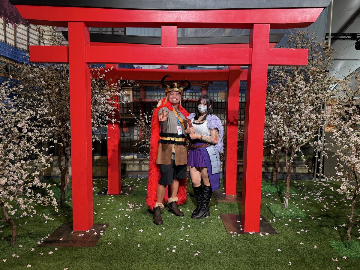 lilactsx's tweet photo. yesterday at ax with the biggest loser i know https://t.co/ZnzKtevSbR