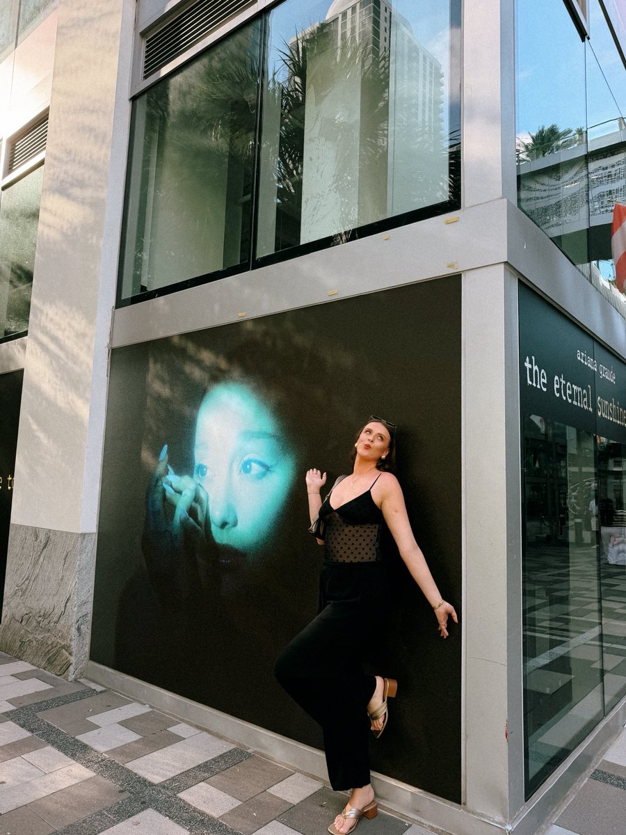 lovinitariana's tweet photo. switched hotels and it’s next to the pop up aw https://t.co/ugWzgsFrxO