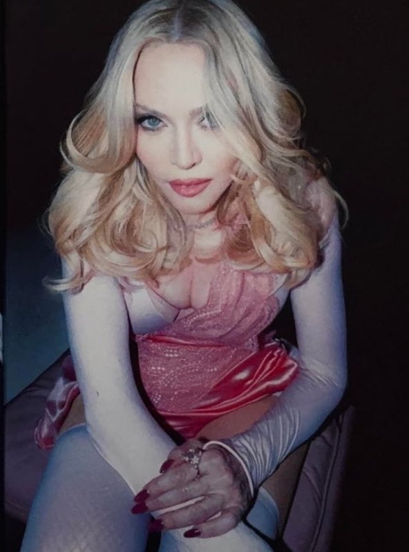 madonnaexpress_'s tweet photo. Estou encantada com essas fotos. https://t.co/xxSePPDHot