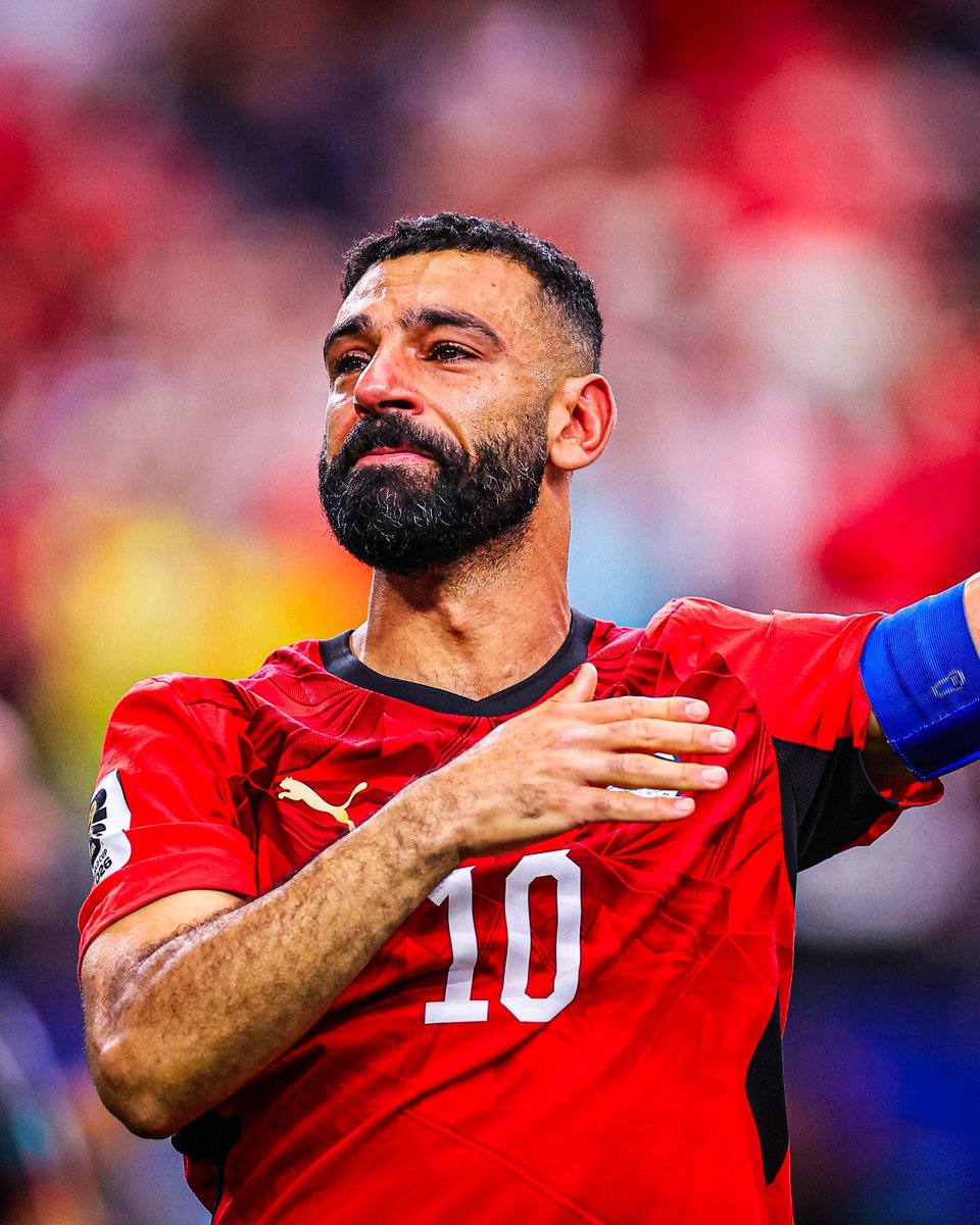 a5medv's tweet photo. بحب الراجل ده وبحب الصورة دي 😢❤️🇪🇬 https://t.co/VYzIFeFU7t