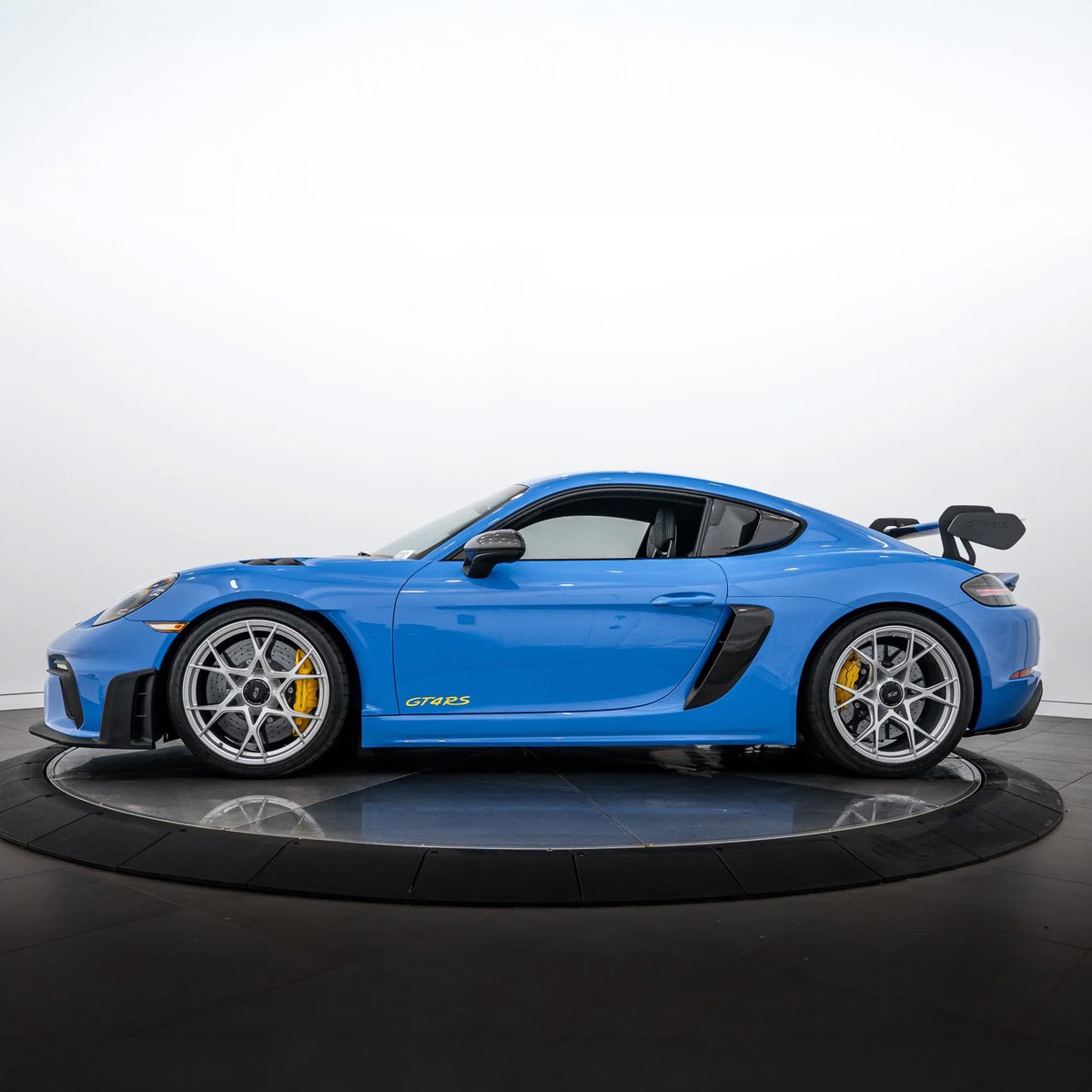 duPontREGISTRY's tweet photo. 2025 Porsche 718 Cayman GT4 RS | Asking Price: $218,881

For More Info: https://t.co/pR7donT7sk https://t.co/2TwyhnvJuV