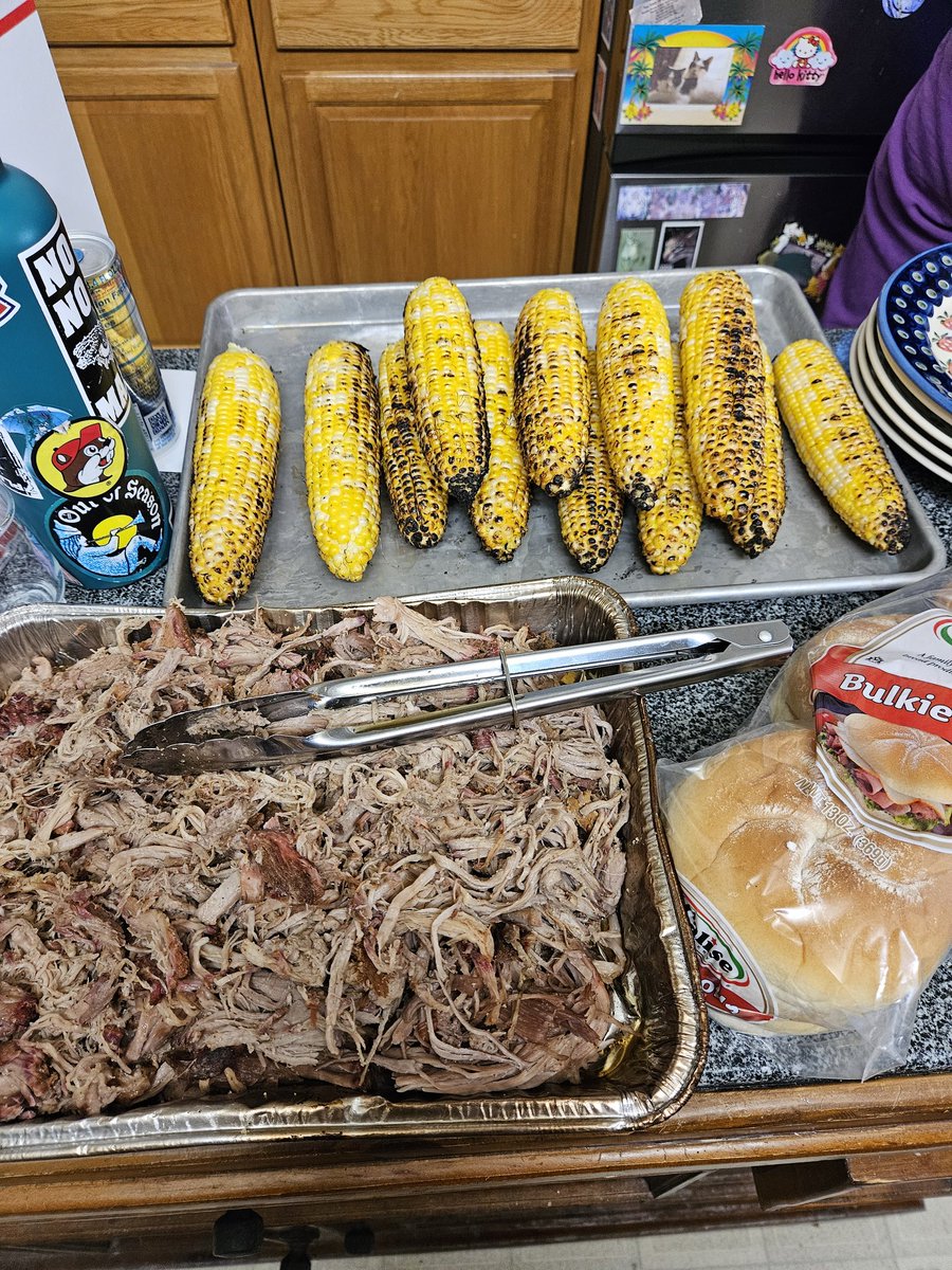 onehotpepper's tweet photo. Homemade baked beans, pulled pork, roasted corn, Homemade BBQ sauce. Thank you to all the farmers that make this all possible! https://t.co/VOYNuKUUIR