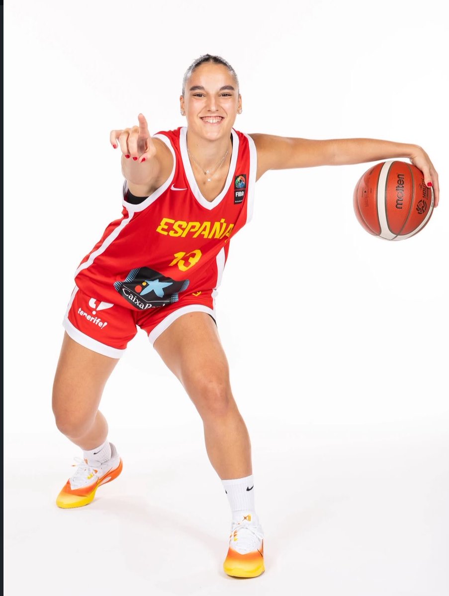 Celtabaloncesto's tweet photo. 🇪🇸 ¡Debut con victoria!

Nuestra jugadora Paula Salinas ha estrenado hoy su participación con la selección española U20 en el Europeo con un triunfo por 66-68 frente a Israel. 🩵👏

España volverá a la pista mañana para medirse a Lituania, antes de cerrar la fase ante Croacia. 🇪🇸 https://t.co/d0WGw3lbLj