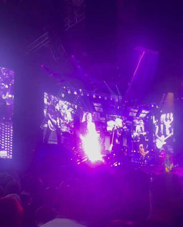 dltourhistory's tweet photo. Def Leppard News - #DefLeppard - Birmingham, England 4th July 2026 π¬π§
Now many Live Updates tonight. In fact this is the first - BOTH πΈ
#setlist #philcollen #joeelliott #bppulselive
https://t.co/paesi2qdoB https://t.co/GIw5mLUtdW