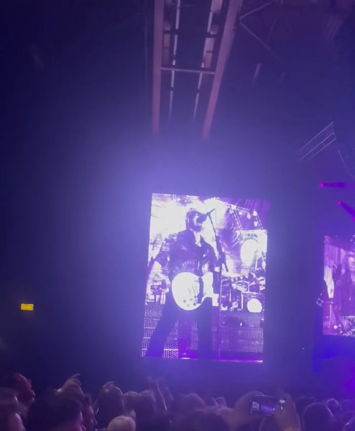 dltourhistory's tweet photo. Def Leppard News - #DefLeppard - Birmingham, England 4th July 2026 π¬π§
Now many Live Updates tonight. In fact this is the first - BOTH πΈ
#setlist #philcollen #joeelliott #bppulselive
https://t.co/paesi2qdoB https://t.co/GIw5mLUtdW