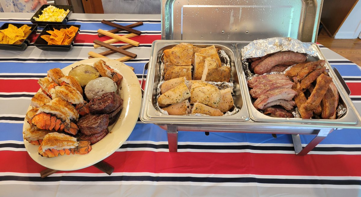 BenjaminHaskel's tweet photo. @choffstein Wife: We are hosting the Jones' tomorrow 
Husband thought bubble: I don't have a grill, smoker, or a lot of time...oh yeah, I'll smoke a brisket. 
Lol, love it! Happy 4th
I smoked and grilled just about everything except brisket https://t.co/E6b81KiUy1
