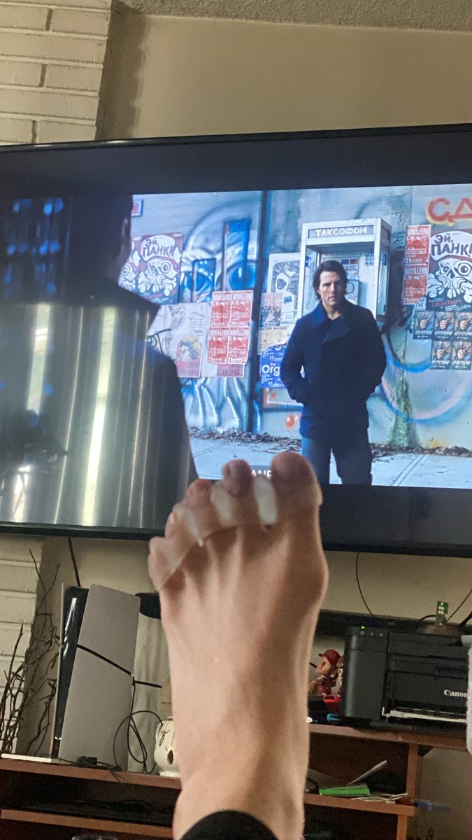 RealGina69's tweet photo. Toe Spreaders and Mission Impossible. Happy 4th! #footfetısh #footfetishnation 😂 https://t.co/0xvNKu3puR