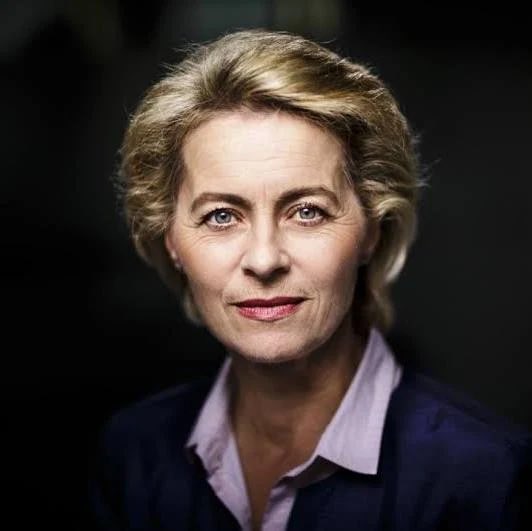 MentalityZone's tweet photo. En septembre, l'UE pourrait annoncer l'interdiction des réseaux sociaux pour les enfants.
Von der Leyen devrait profiter de son discours pour dévoiler des projets visant à instaurer, à l'échelle de l'UE, des restrictions d'âge sur les réseaux sociaux. 
Que vous inspire tout ça ? https://t.co/8E5EOBxvSv
