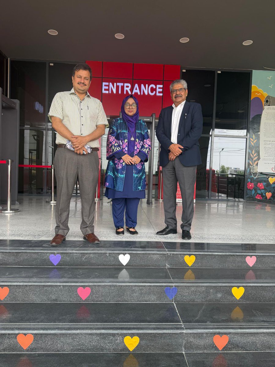 CHDHospital's tweet photo. It was an absolute pleasure for us to welcome H.E. Prof. Dr. Engr. Syeda Sultana Razia, Hon'ble Chairperson, Occupational Safety Board of Bangladesh (OSBB), &amp; Mr. Waqar Baig, Head - International Education Office (IEO) of NUCES-FAST.
#PCHF #HealingLittleHearts
@captainmisbahpk https://t.co/ZXrf0en1RY