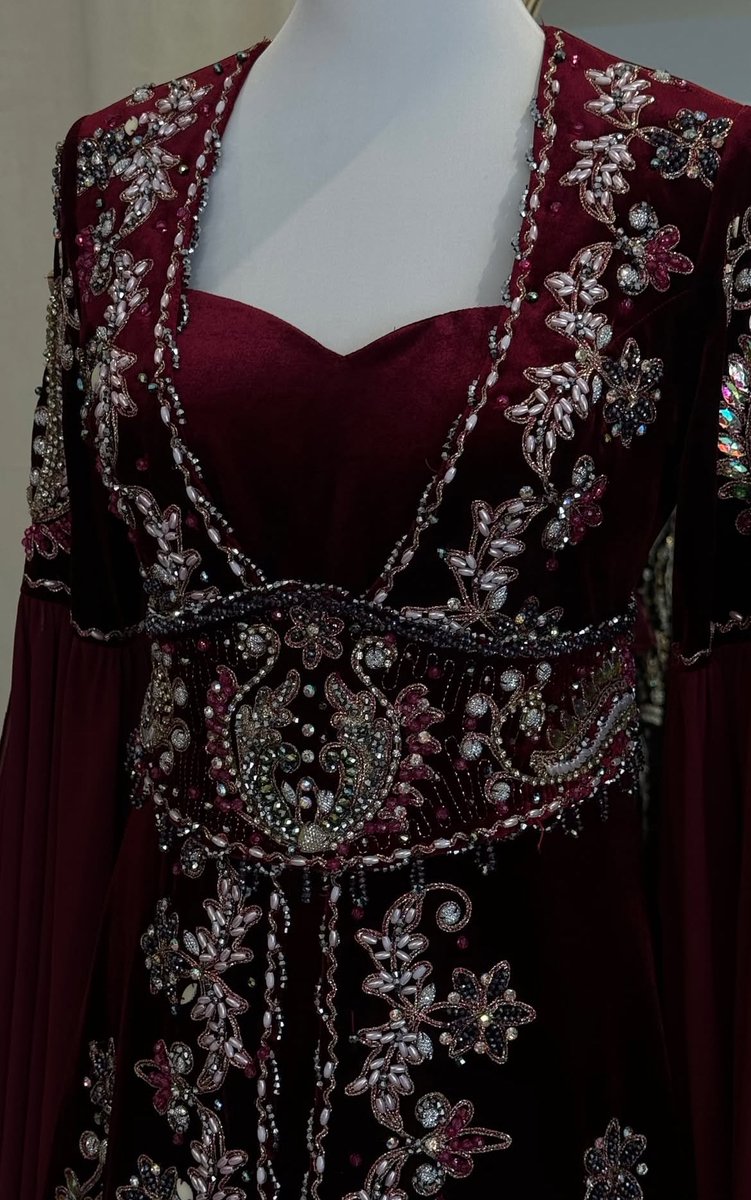 nomadaesthetic's tweet photo. Turkish wedding dress 'Bindallı' https://t.co/fX2acVqkRQ