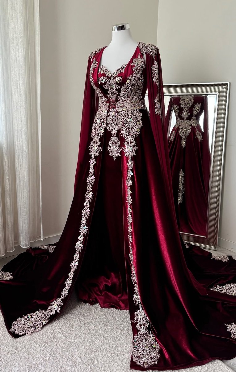 nomadaesthetic's tweet photo. Turkish wedding dress 'Bindallı' https://t.co/fX2acVqkRQ