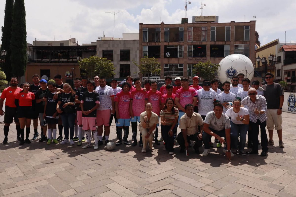 DIFMunicipalSLP's tweet photo. Bienvenidos los equipos de #Futbol5ParaCiegos de #Aguascalientes y de #Hidalgo que junto con los #BúhosFV de #SanLuisPotosí participan en el #MundialitoInclusivo de #SanLuisAmable
@EF_Galindo @EstelaArriagaM @jessicaalbarra7 https://t.co/1YURFG3lrT