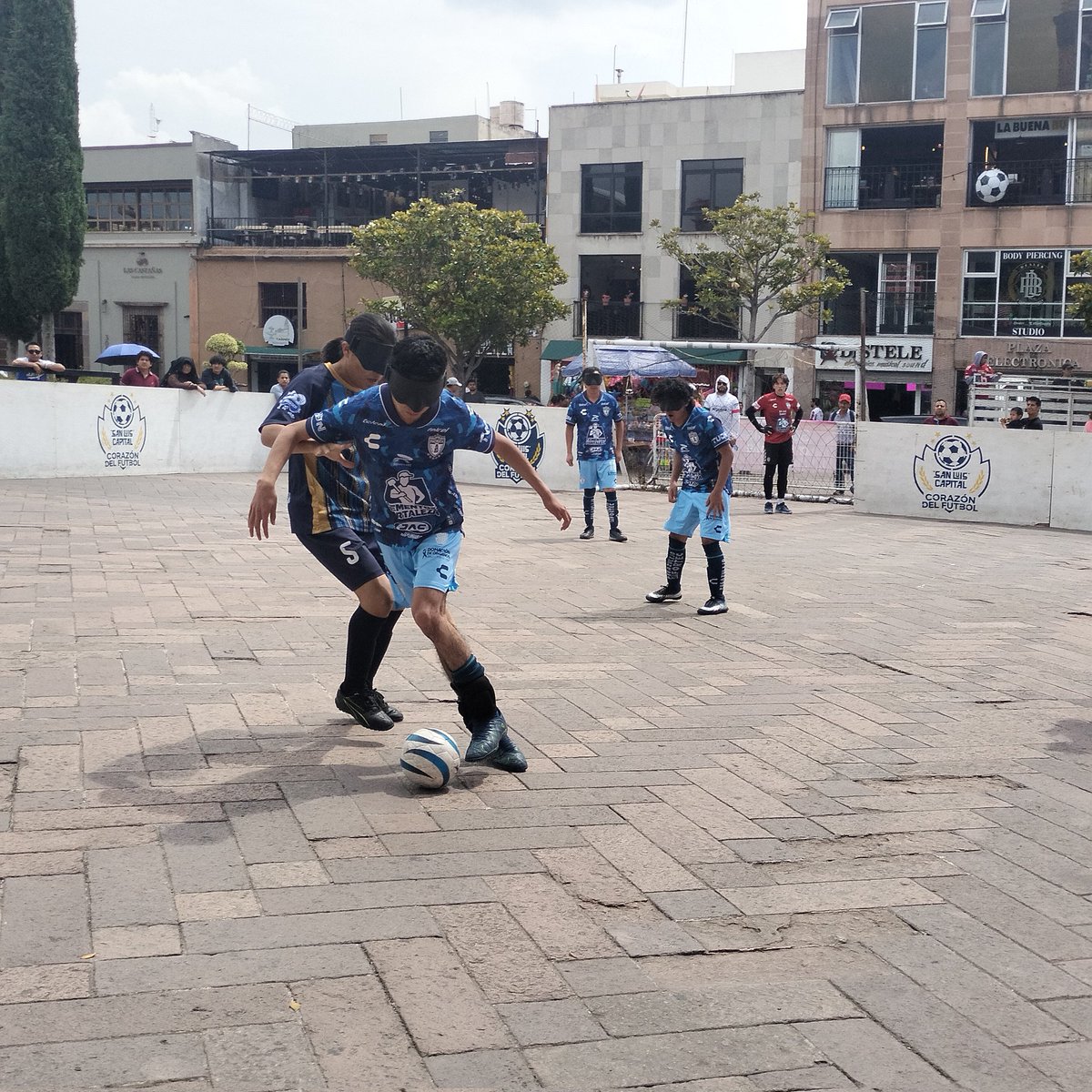 DIFMunicipalSLP's tweet photo. Bienvenidos los equipos de #Futbol5ParaCiegos de #Aguascalientes y de #Hidalgo que junto con los #BúhosFV de #SanLuisPotosí participan en el #MundialitoInclusivo de #SanLuisAmable
@EF_Galindo @EstelaArriagaM @jessicaalbarra7 https://t.co/1YURFG3lrT